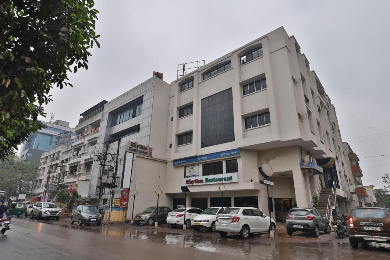 Capital O 1338 Hotel Harmony Rajkot Exterior photo