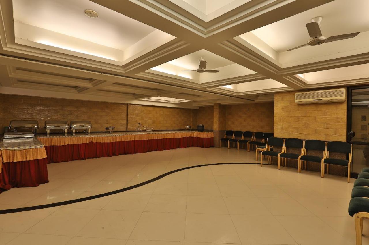 Capital O 1338 Hotel Harmony Rajkot Exterior photo