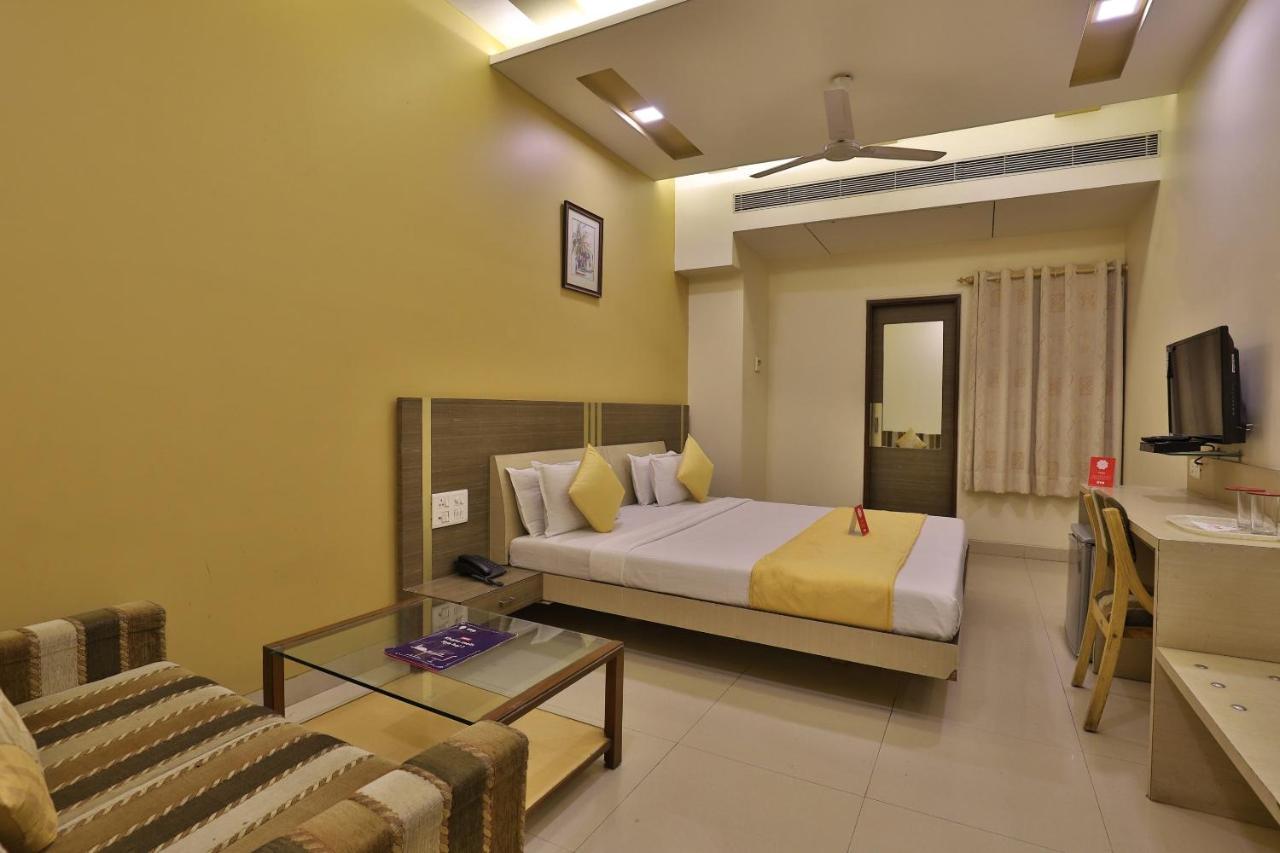 Capital O 1338 Hotel Harmony Rajkot Exterior photo