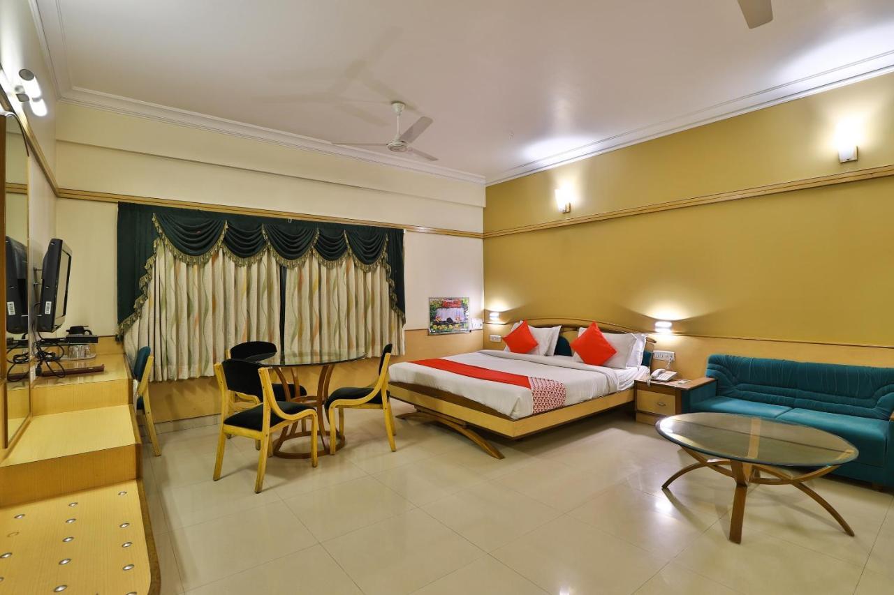 Capital O 1338 Hotel Harmony Rajkot Exterior photo